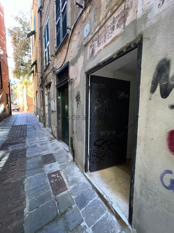 monolocale in vendita a Genova in zona Sottoripa / Maddalena / Molo