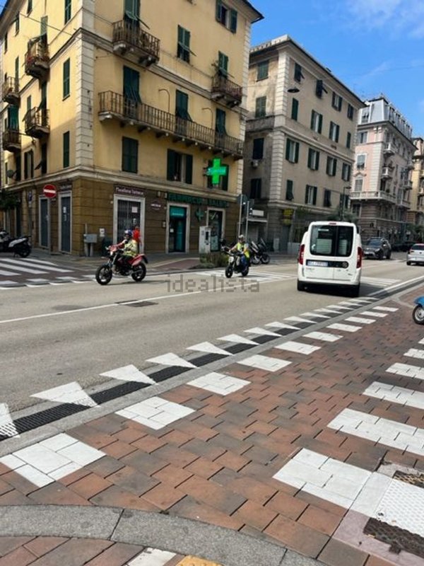 locale di sgombero in vendita a Genova in zona Cornigliano