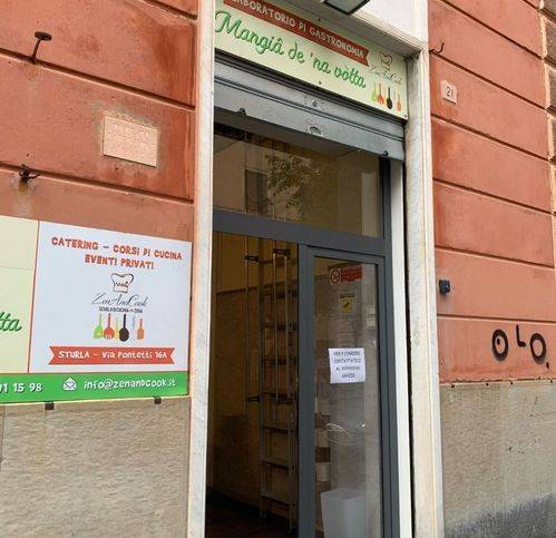 negozio in vendita a Genova in zona Carignano