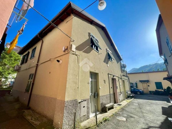 appartamento in vendita a Genova in zona Struppa