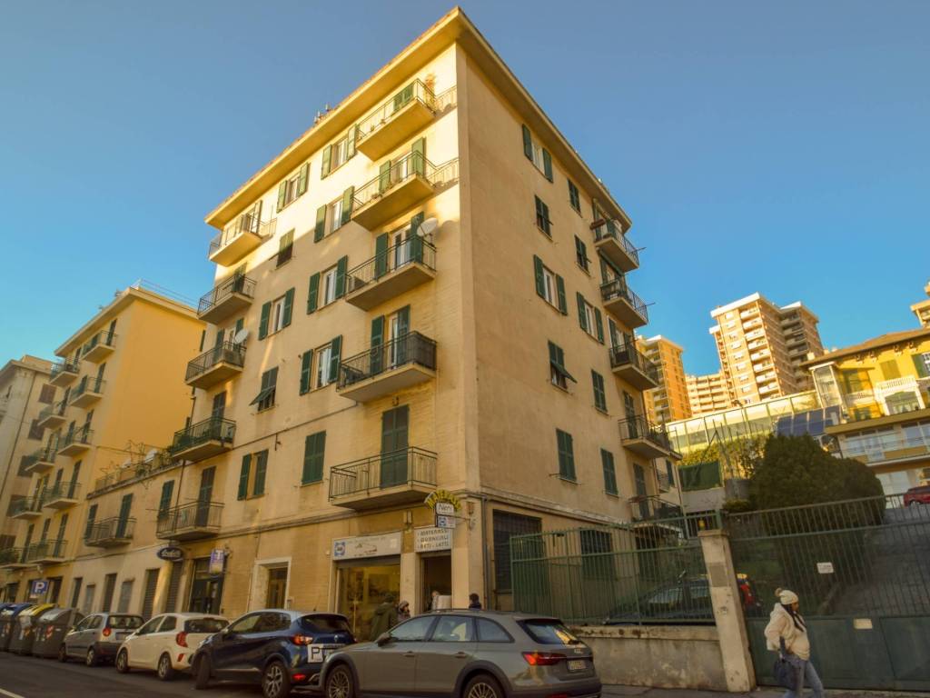 appartamento in vendita a Genova in zona Voltri