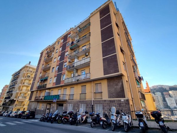 appartamento in vendita a Genova in zona Marassi