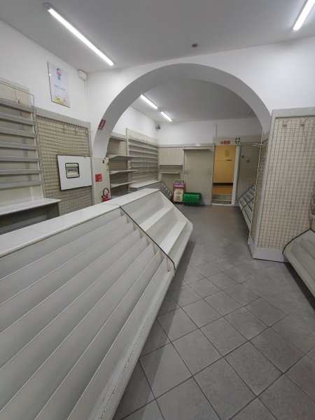 ufficio in vendita a Genova in zona Certosa