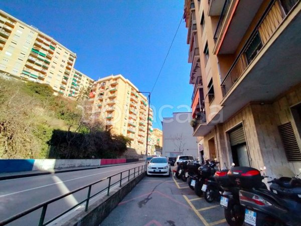 ufficio in vendita a Genova in zona Quezzi