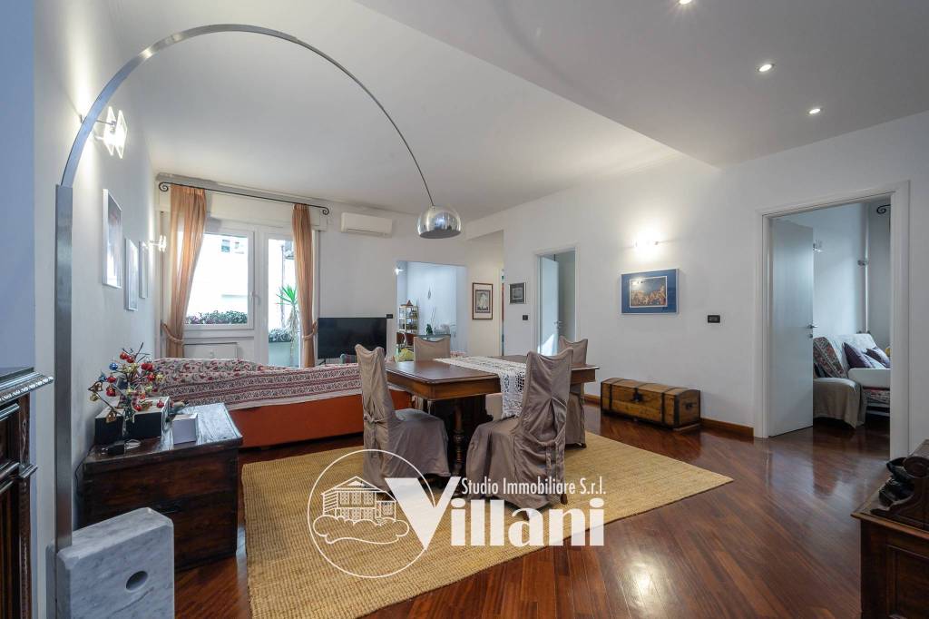 appartamento in vendita a Genova in zona Quarto dei Mille