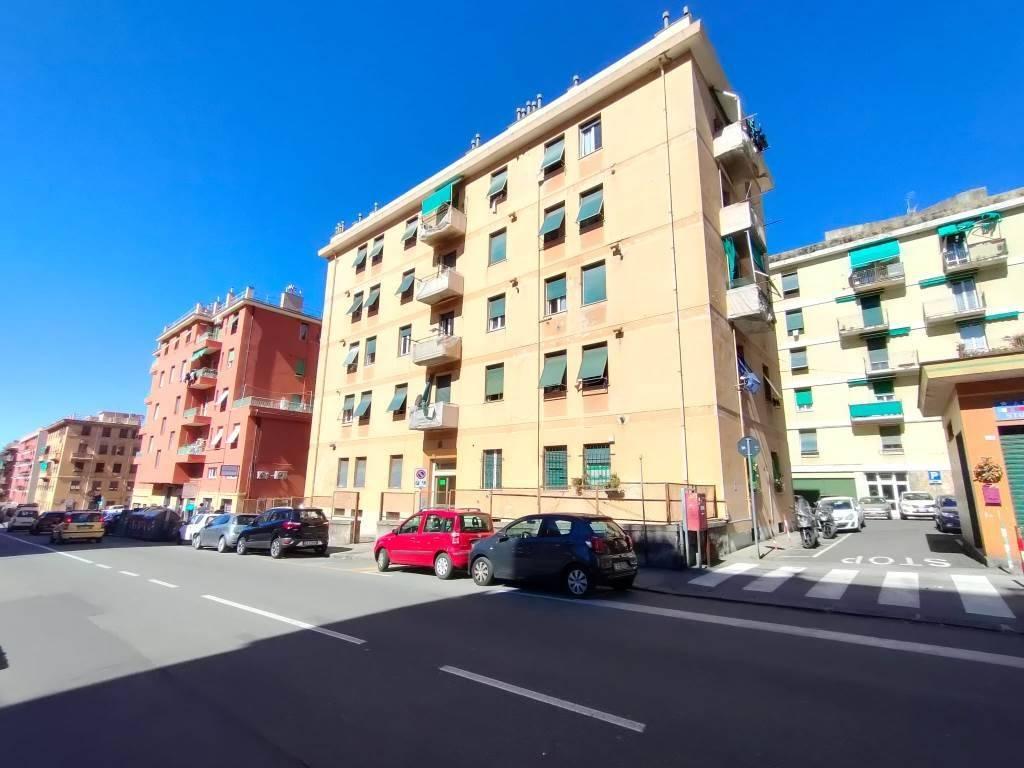 appartamento in vendita a Genova in zona Sturla