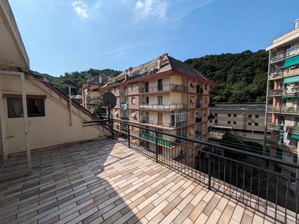 appartamento in vendita a Genova in zona Quezzi