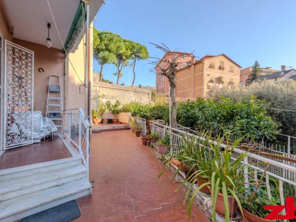 appartamento in vendita a Genova in zona Sturla