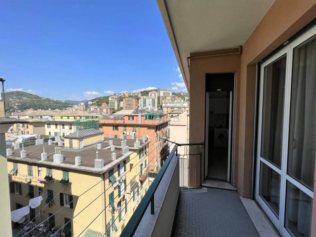 appartamento in vendita a Genova in zona Staglieno