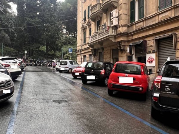 negozio in vendita a Genova in zona Marassi
