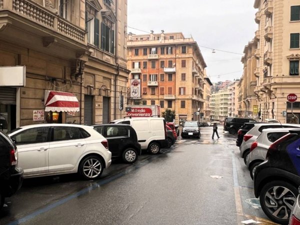 negozio in vendita a Genova in zona San Fruttuoso
