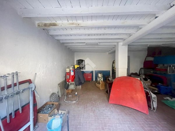 negozio in vendita a Genova in zona Bolzaneto