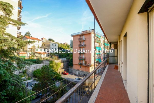 appartamento in vendita a Genova in zona Sestri Ponente