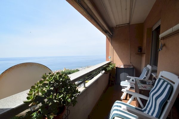 appartamento in vendita a Genova in zona Voltri