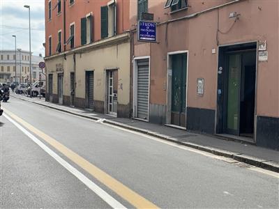 negozio in vendita a Genova in zona Marassi