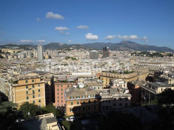 negozio in vendita a Genova in zona Carignano