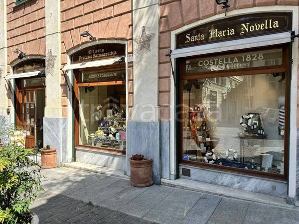 appartamento in vendita a Genova in zona Sottoripa / Maddalena / Molo