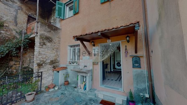 casa indipendente in vendita a Genova in zona Struppa