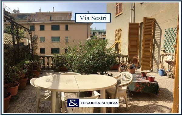appartamento in vendita a Genova in zona Sestri Ponente