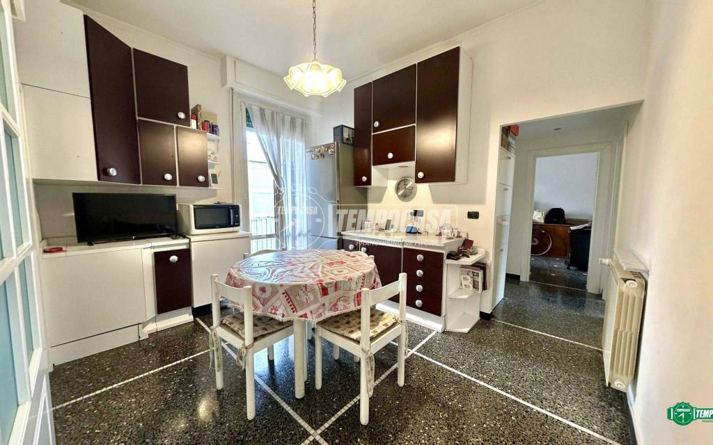 appartamento in vendita a Genova in zona Sestri Ponente