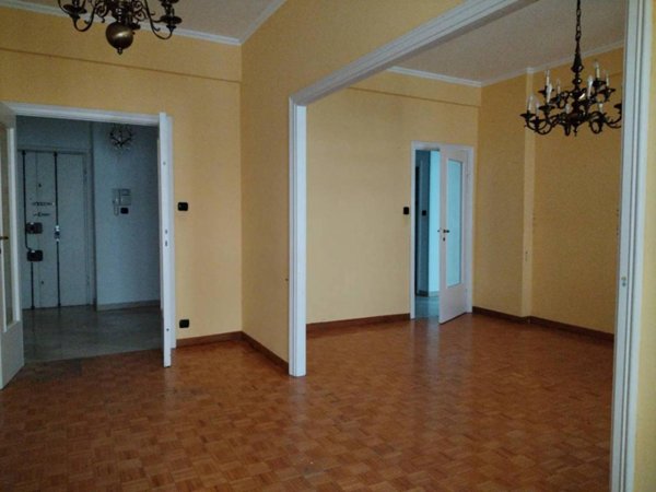 appartamento in vendita a Genova in zona Marassi