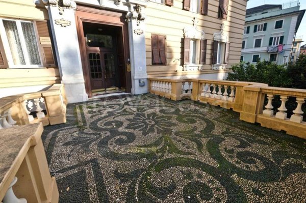 appartamento in vendita a Genova in zona Carignano