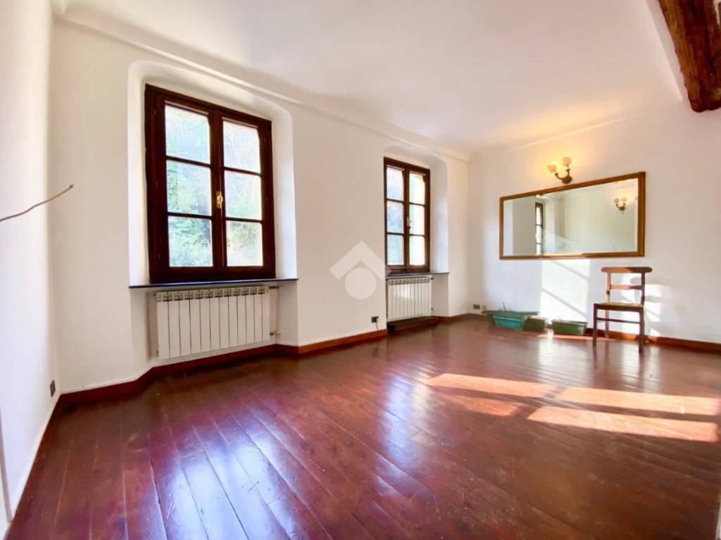 appartamento in vendita a Genova in zona Quarto dei Mille