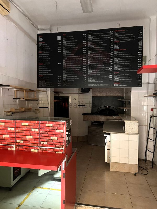 locale commerciale in vendita a Genova in zona San Fruttuoso