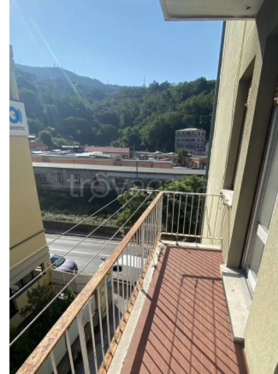 appartamento in vendita a Genova in zona Rivarolo