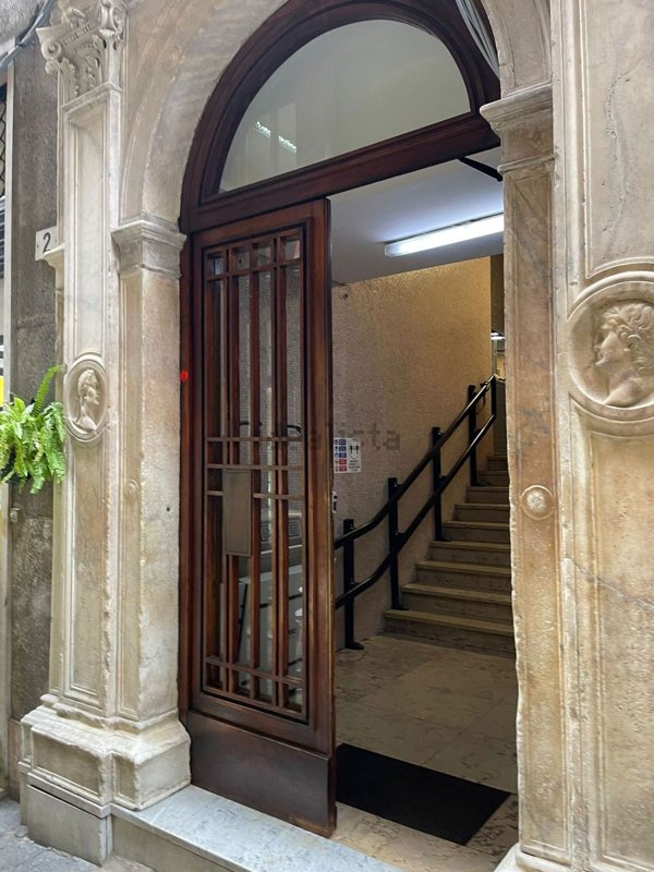 ufficio in vendita a Genova in zona Centro Storico