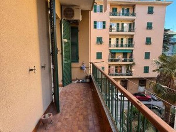 appartamento in vendita a Genova in zona Sestri Ponente