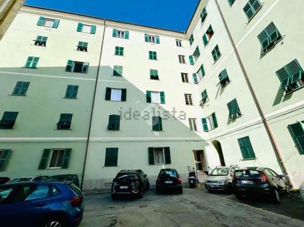 appartamento in vendita a Genova in zona Sestri Ponente
