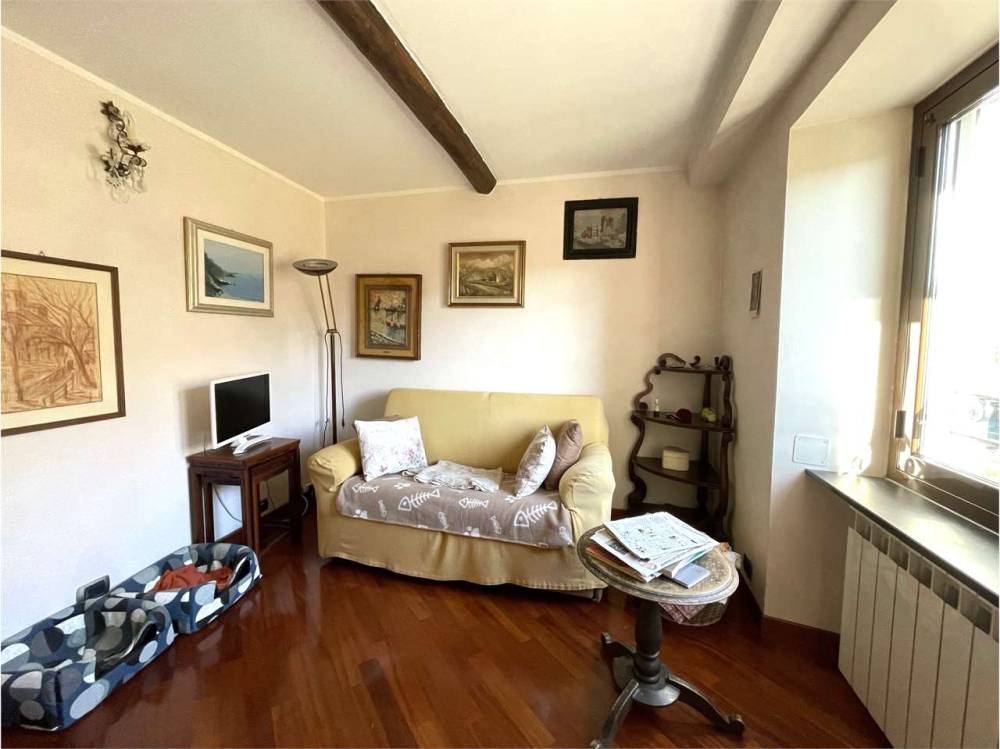 appartamento in vendita a Genova in zona Sturla