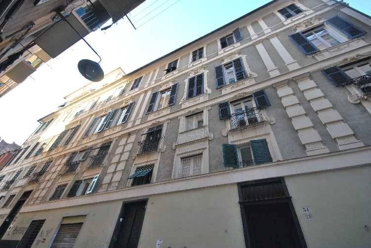 appartamento in vendita a Genova in zona Sottoripa / Maddalena / Molo