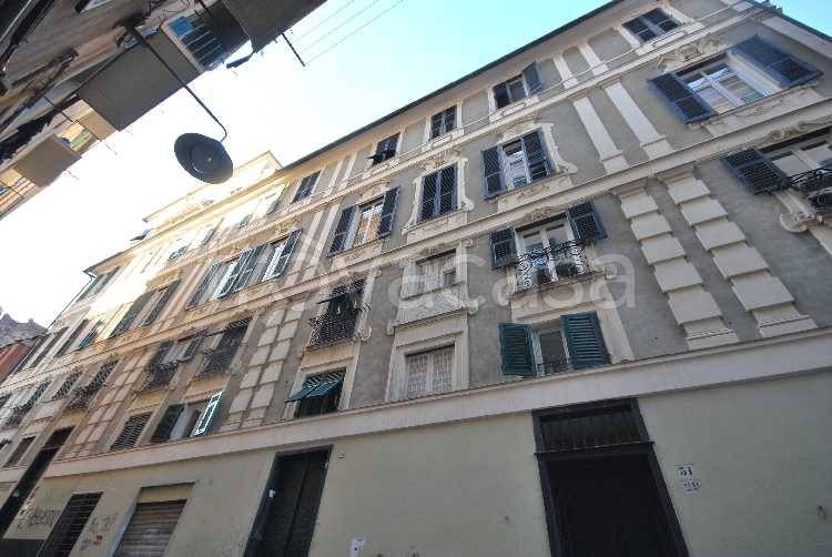 appartamento in vendita a Genova in zona Sottoripa / Maddalena / Molo