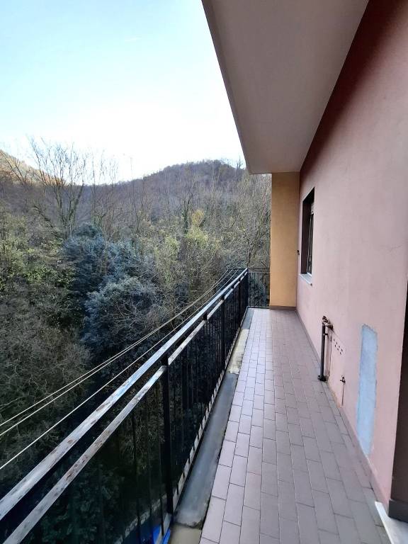 appartamento in vendita a Genova in zona Rivarolo