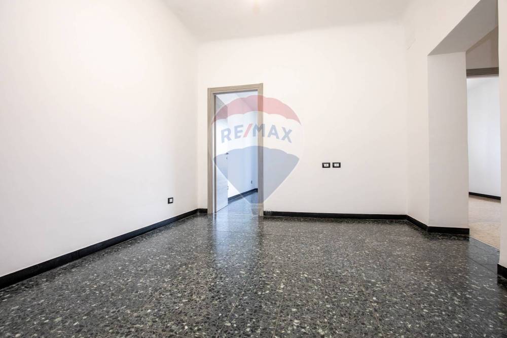 appartamento in vendita a Genova in zona Rivarolo