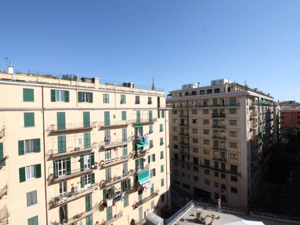 appartamento in vendita a Genova in zona Carignano
