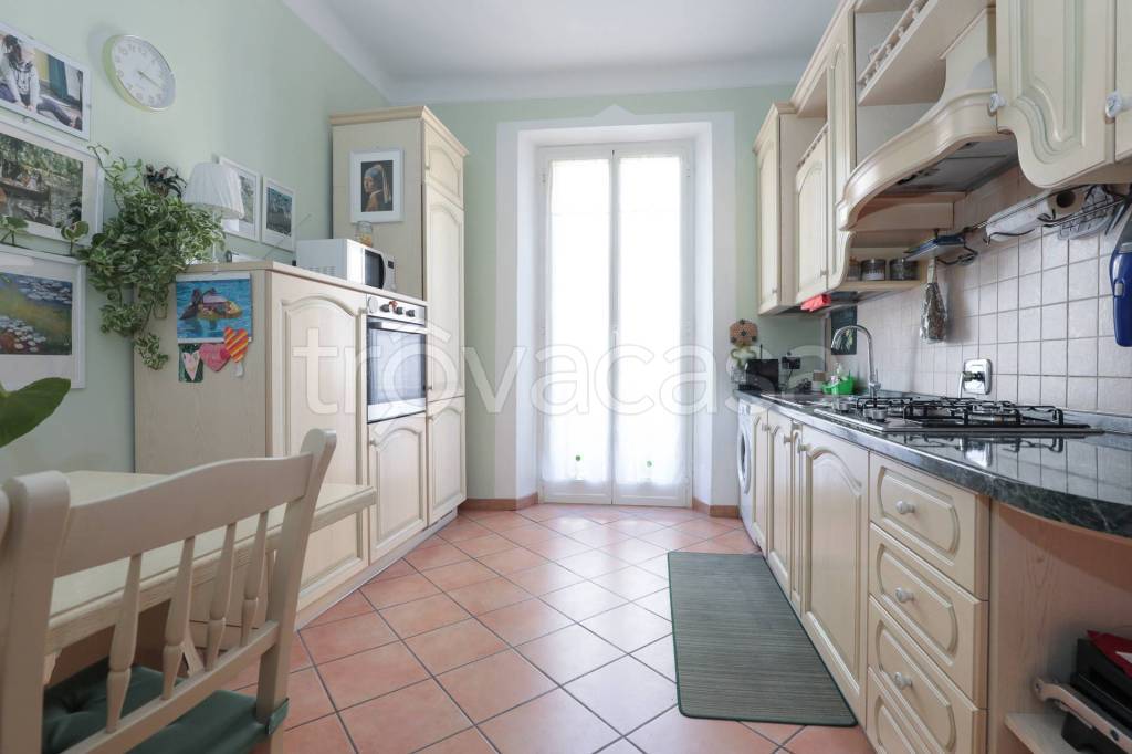 appartamento in vendita a Genova in zona Rivarolo