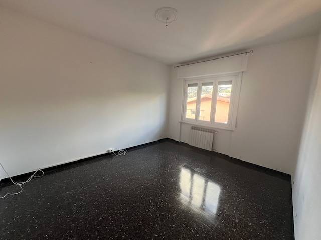 appartamento in vendita a Genova in zona Palmaro / Pra'