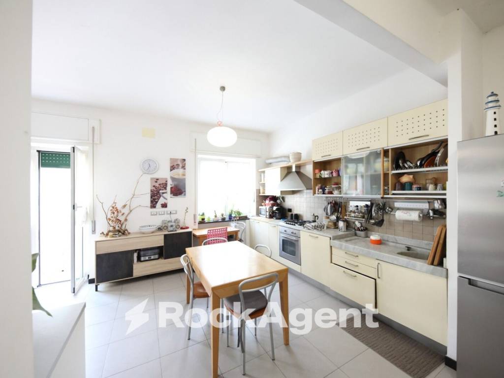 appartamento in vendita a Genova in zona Marassi