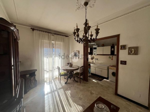 appartamento in vendita a Genova in zona Rivarolo