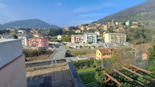 appartamento in vendita a Genova in zona Struppa