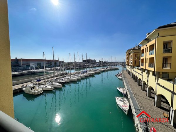 appartamento in vendita a Genova in zona Sestri Ponente