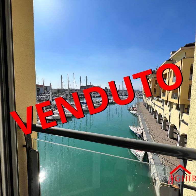 appartamento in vendita a Genova in zona Sestri Ponente