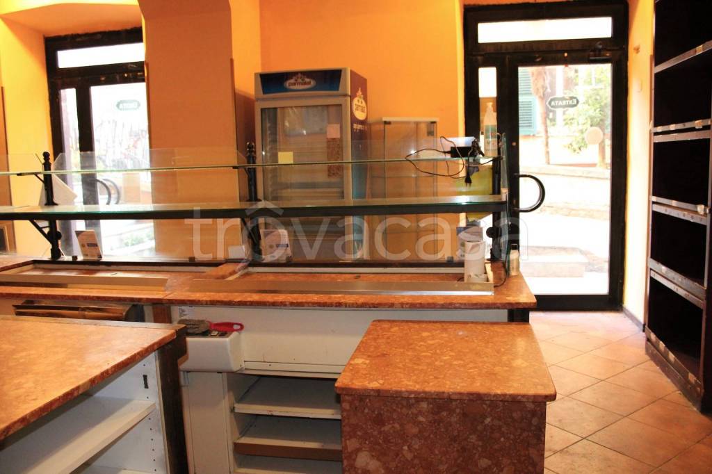 negozio in vendita a Genova in zona Lagaccio / Granarolo