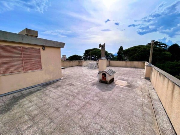 appartamento in vendita a Genova in zona Sestri Ponente