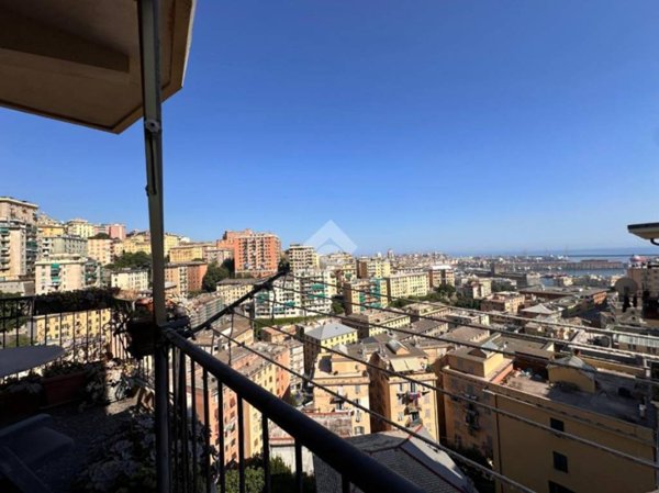 appartamento in vendita a Genova in zona Lagaccio / Granarolo