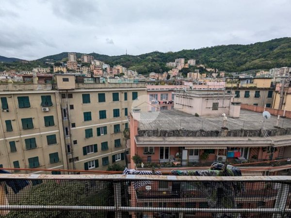 appartamento in vendita a Genova in zona Certosa