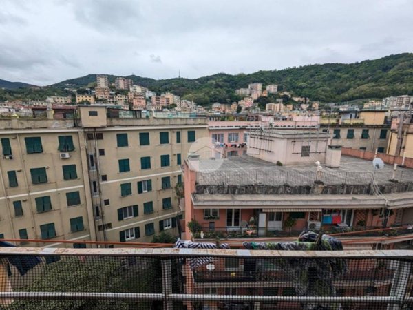 appartamento in vendita a Genova in zona Certosa